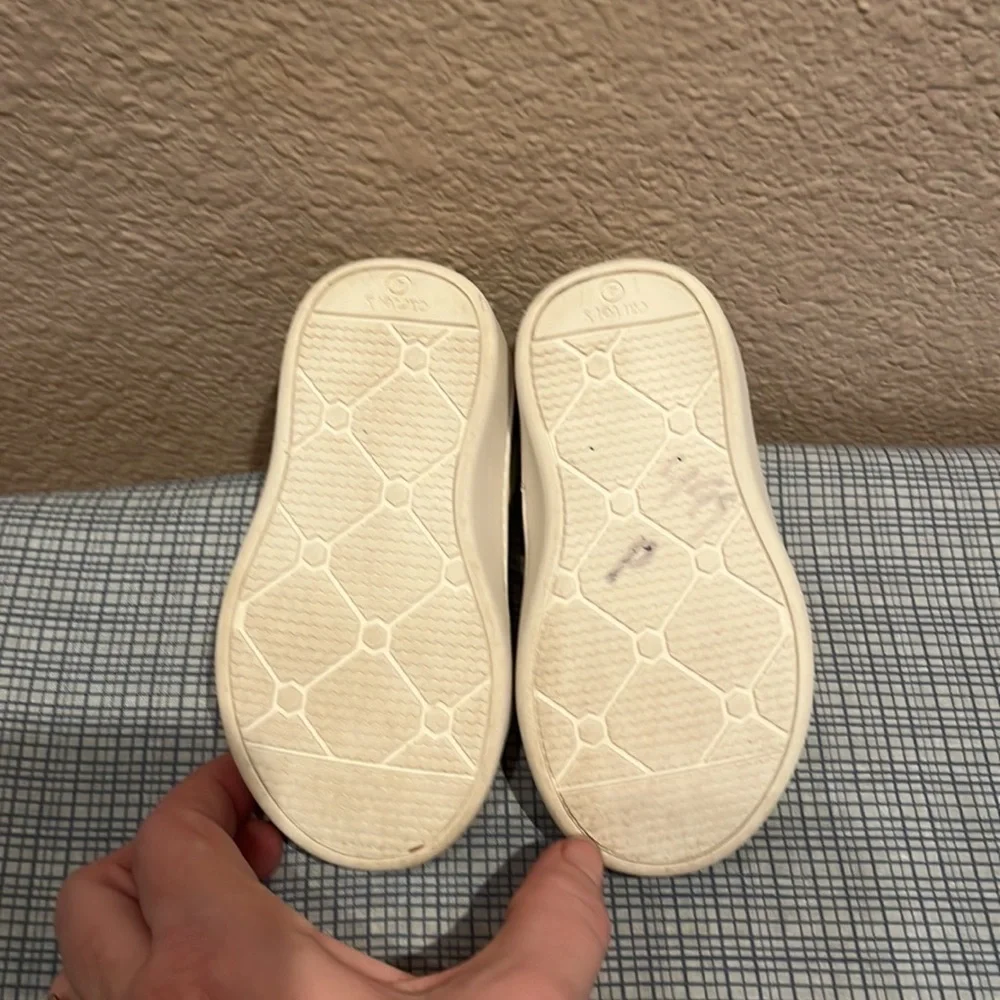 Carter’s Gold Polka Dot Baby Sneakers Size 4